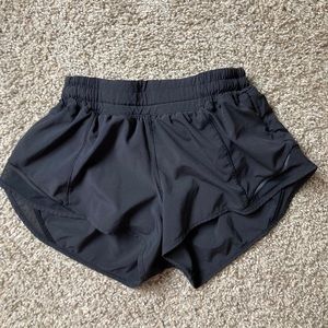 lulu lemon hottie hot shorts 2.5”